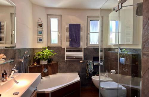 Top Wohnung in Stadtvilla mit Terrasse und Garten - Foto 15