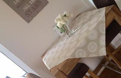 Apartment STERNE - Parkplätze, Tram & Supermarkt direkt vor der Tür - Foto 6