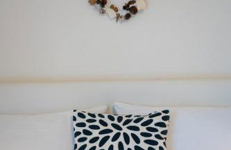 Callista Suites - Photo 35