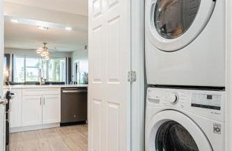 Greenlinks at Lely Luxury White Orchid Fully Renovated Modern 1st floor 3bdr Golf Resort Villa - Photo 27