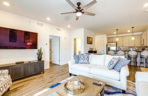 Bright Lewes Condo with Balcony, 7 Mi to Beach! - Foto 1