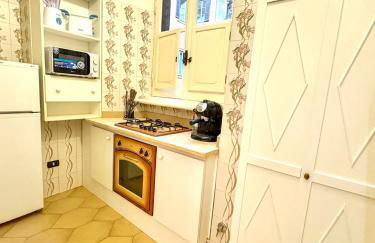 Pantheon Luxury Jacuzzi Apartment - Photo 24