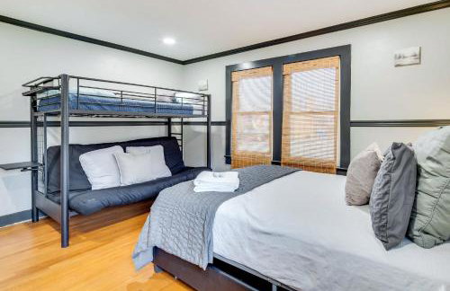 Bright Brevard Home Near Downtown and Trails - Foto 18