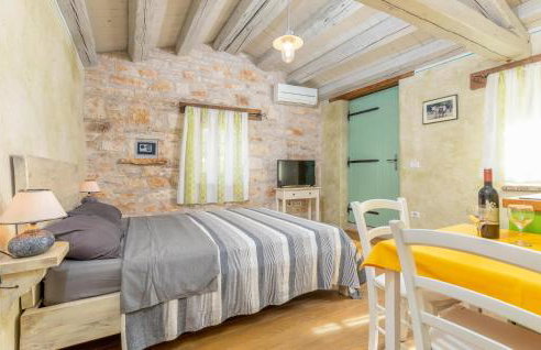 Nice Apartment In Zminj With Wifi - Photo 15