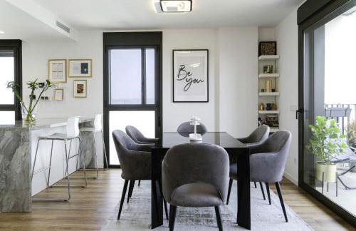 Sunsets and the pool in Barcelona - Foto 8