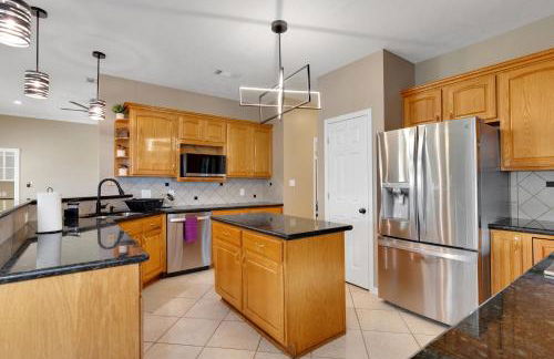 Luxury Home with Gourmet Kitchen - 3 Miles to A&M, Sleeps 14 - Foto 14