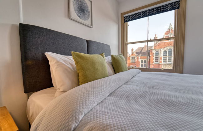 Host Stay Upper Tything Apartment - Photo 5