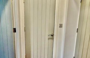 Stylish 1BR Executive Bury Stay with Kitchen and WiFi - Foto 14