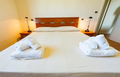 GuestHost - Bright Apartment with Terrace - Photo 16