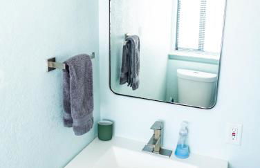 Sun-Drenched 1BR Apt - 5min walk to Beach - Foto 10