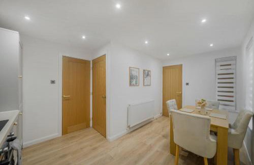 Milton Keynes 3BR, Stylish Home, Sleeps 5, Families Stays, Parking , Fast WiFi - Foto 32
