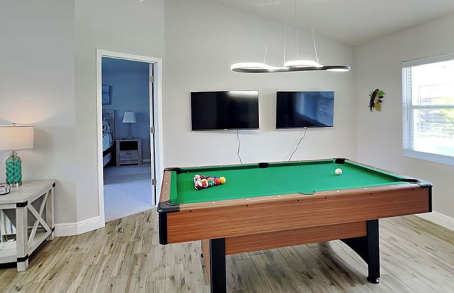 Sunny Palms Getaway - Photo 19