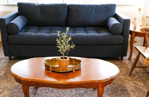 Cozy Renovated Vintage Modern House Downtown! - Foto 8