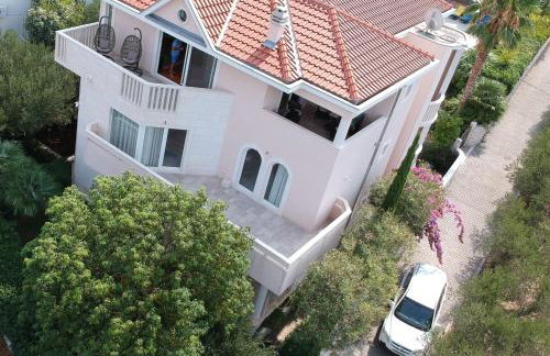 Villa Keti apartments Pool & Wellness - Photo 3