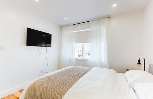 Shop, Dine, Unwind! Gateway to Boston Sights - Foto 14