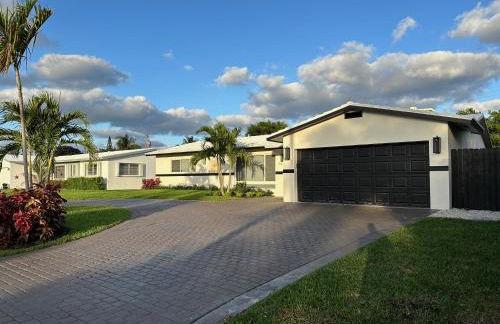 The Sun House - 3 Bed, 2 Bath, Private Pool, Fire Pit, Huge Backyard - Foto 37