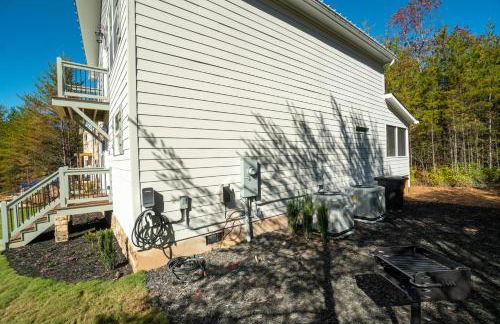 Par-Tee Haus I- Game Room & Hot Tub-Walk to Helen - Foto 63