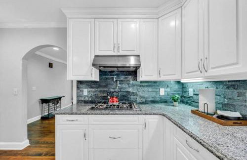 The Wexford French Chateau w Pool - Photo 18