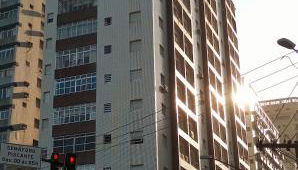 Ponta da Praia amplo 3dorm 3ban frente ao mar - Foto 3