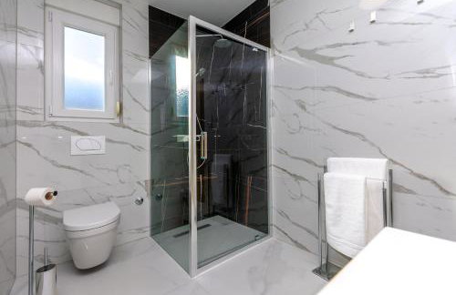 Modern Casa di Lucija with heated pool, near Airport, own parking - Foto 21