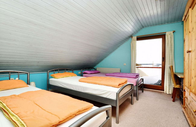 Modern Holiday Home in Schönberg with Hot Tub - Photo 7