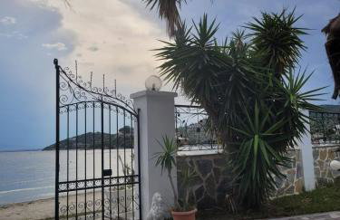 Mamidaki Beach House - Photo 3