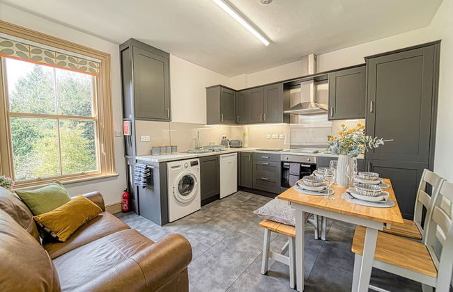 Host Stay Upper Tything Apartment - Photo 4