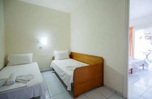 Vivian Hotel - Photo 67