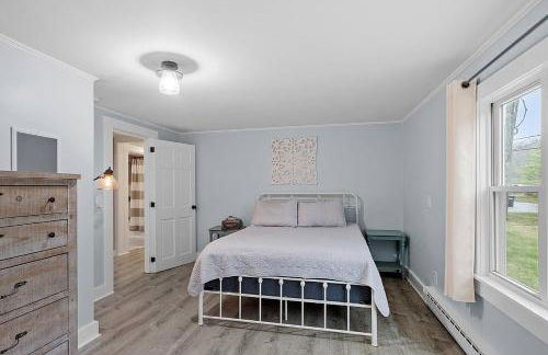 Kennebunk/Kennebunkport Beach House w/Pool! - Photo 42