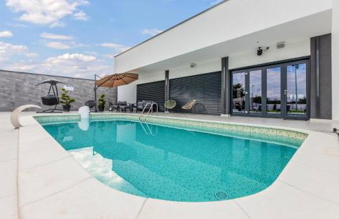 Awesome Home In Koritna With Sauna - Foto 1