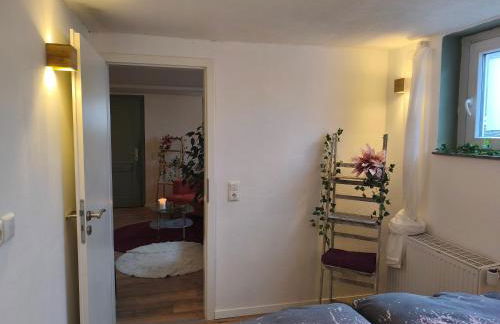 statt HOTEL - Frisch, Frech und Farbenfroh - Helle Souterrainwohnung - Photo 11