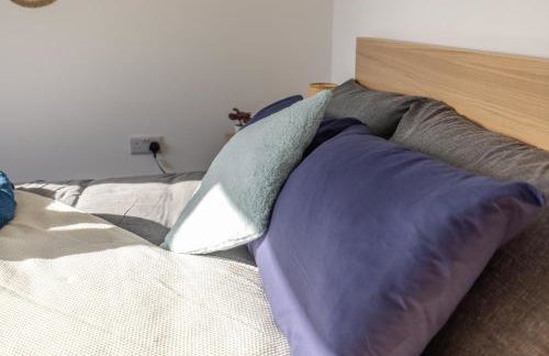 Modern 3 Bed House-Free Parking-by Holiday Homes - Foto 43