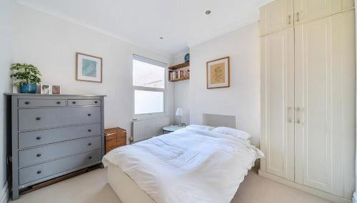 Entire Modern Apartment with Garden Near Underground Station - Foto 3