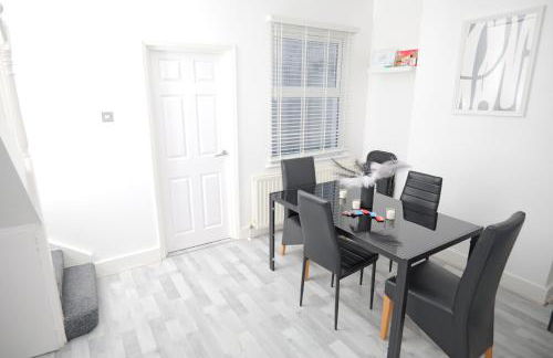 3 BR- King size bed, Netflix, Garden FREE Parking - Foto 13