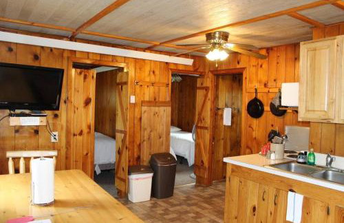 Cabin 7 - Cozy classic cabin on the lake shore with private deck - Foto 3