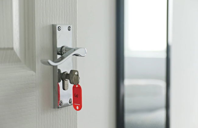 Modern 4 Bed Townhouse with Parking - Foto 2