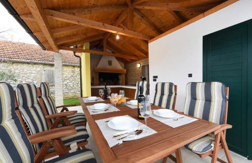 Beautiful Villa Petra with Summer Kitchen and Pool - Foto 12