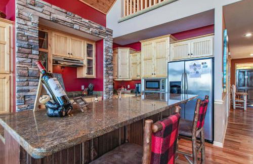 Spacious Leech Lake Home on 2 Private Acres, 200' of lake shore 15 Minutes to Walker with boat lift, dock, swimming, fire pit - Foto 12