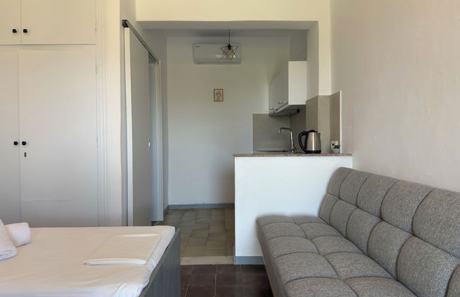 Olga's Sea View Studios -500m from Ipsos - Foto 18