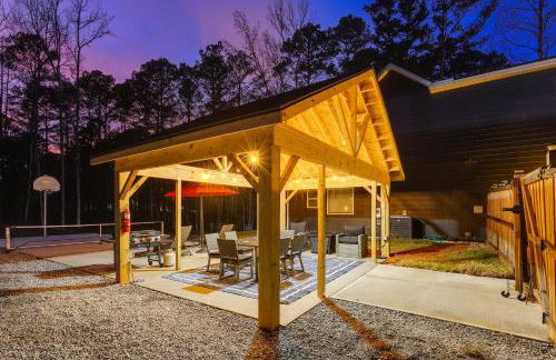 Gather, Play and Unwind! Modern Locust Grove Home - Foto 33