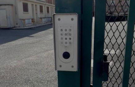 Bright two-room apartment with balcony & private parking - Foto 3