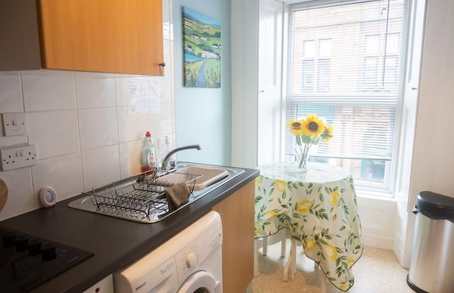 Sandgate 2-bed Apartment in Ayr Central Location - Foto 9