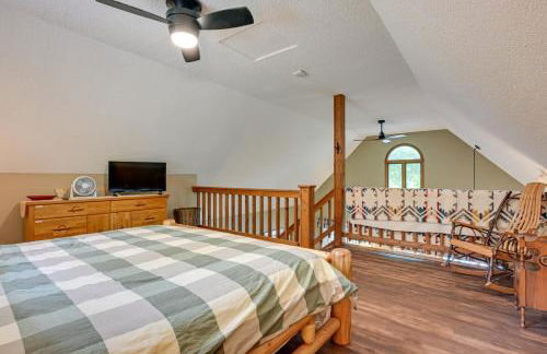 Peaceful Waterfront Cabin on Tittabawassee River! - Foto 16