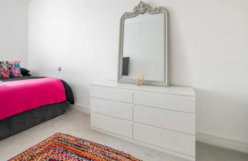 Superb 1-Bed Apartment in Hertfordshire - Foto 17