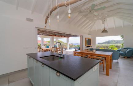 A Caribbean Gem With Stunning Hill and Ocean View - Foto 13