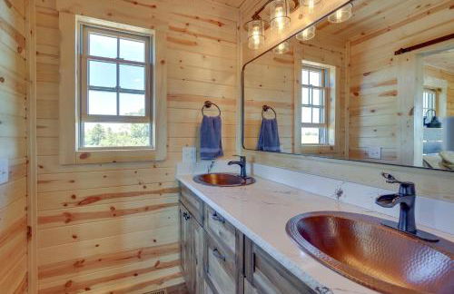 Peaceful Wyoming Cabin with Spacious Deck and Wet Bar! - Foto 23