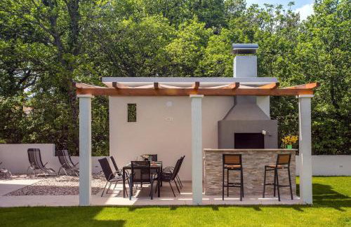 Villa Zora -luxurious villa with heated pool, sauna, 4 bedrooms, 10 persons max - Photo 33