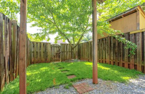 NEW! 3-story Townhome - Private, Self checkin, Quiet. - Foto 28