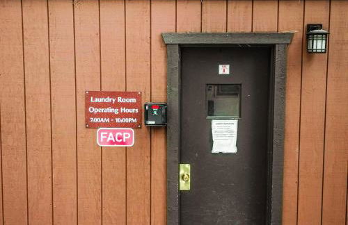 Sierra Pines Retreat - Sleeps 6 - Foto 36