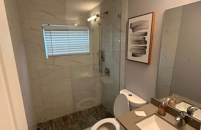 Relaxing 4BR 2BA Home With Wifi and Private Pool in Fabulous Fort Lauderdale - Foto 18